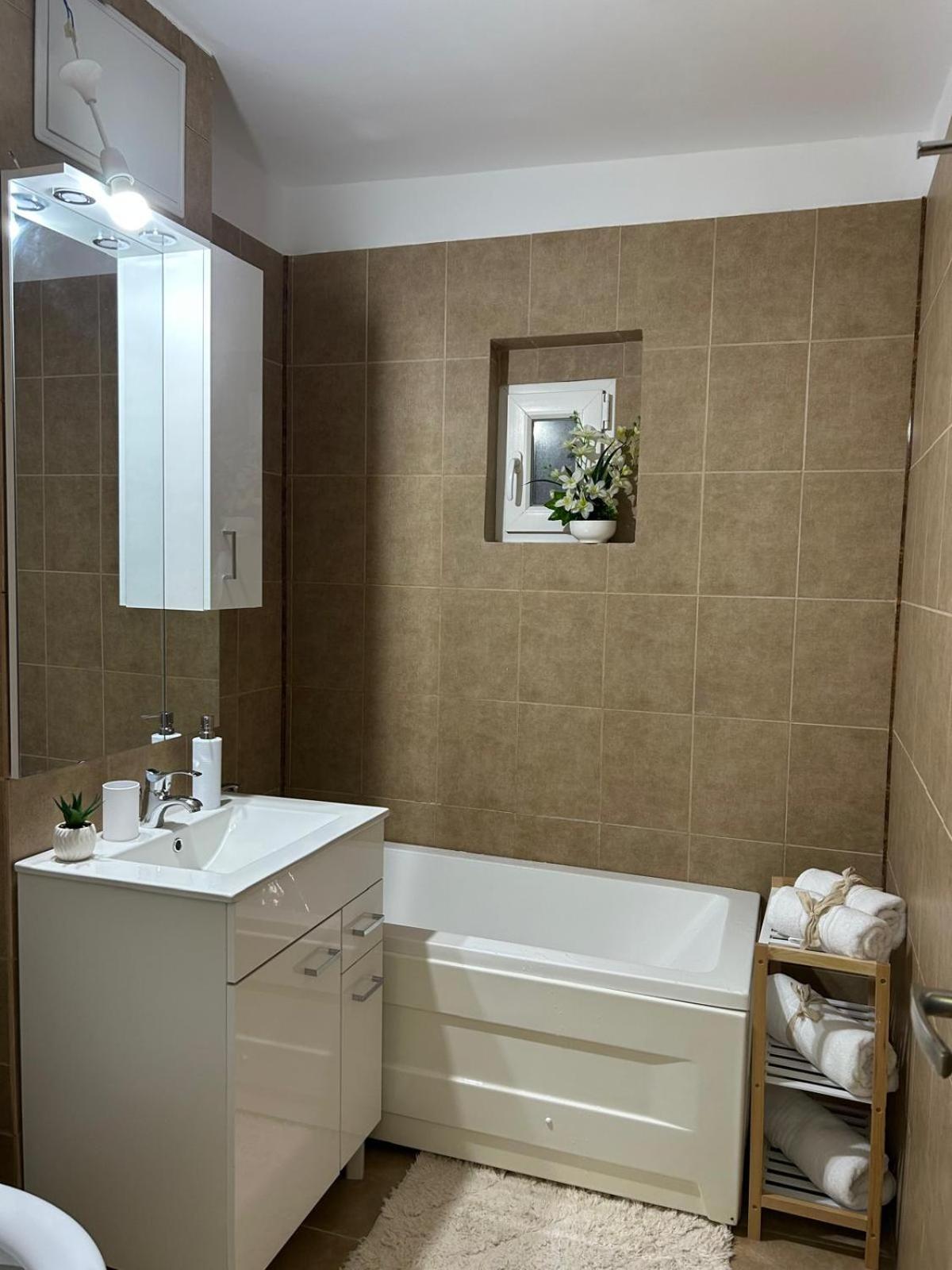 Jasminique Suite Craiova Exterior photo