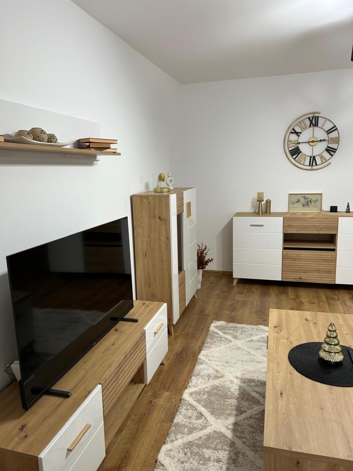 Jasminique Suite Craiova Exterior photo